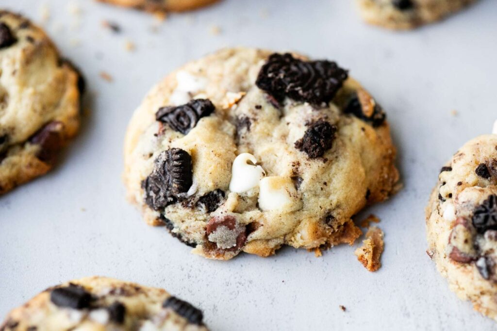 sourdough discard cookies and cream cookies