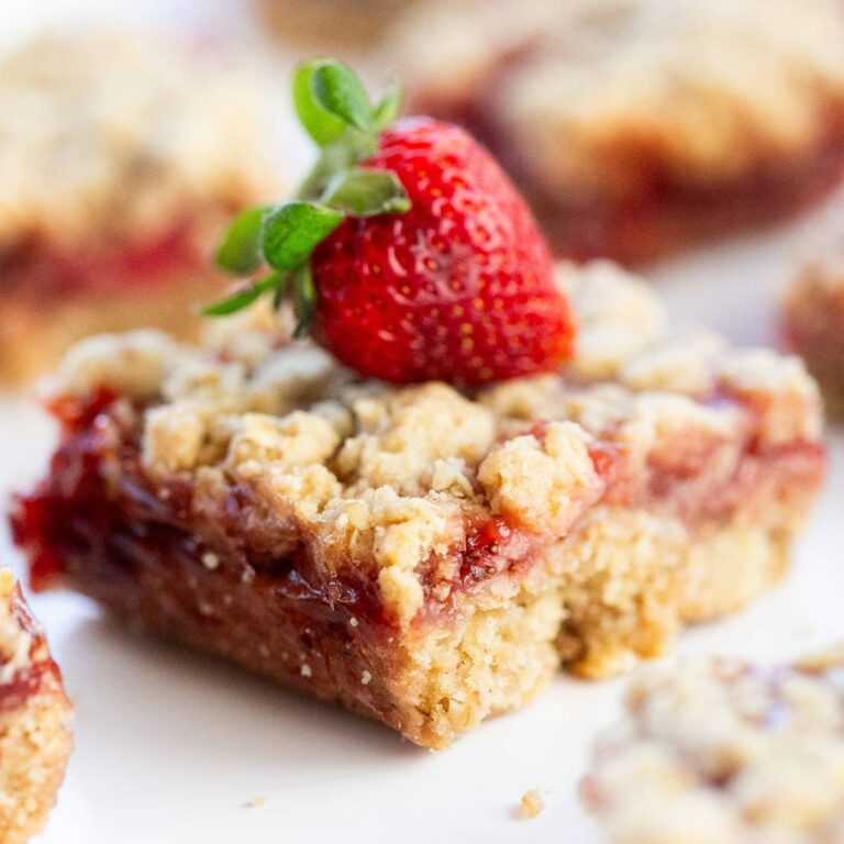 sourdough discard strawberry crumb bars