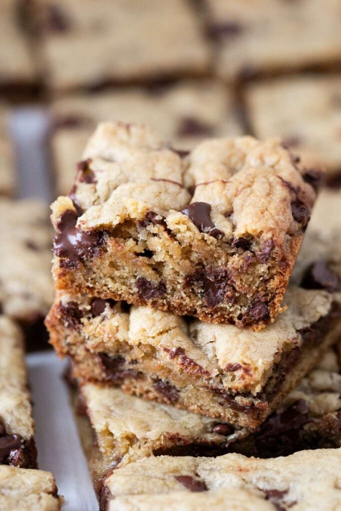 sourdough discard chocolate chip cookie bars