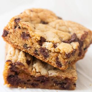 sourdough discard chocolate chip cookie bars